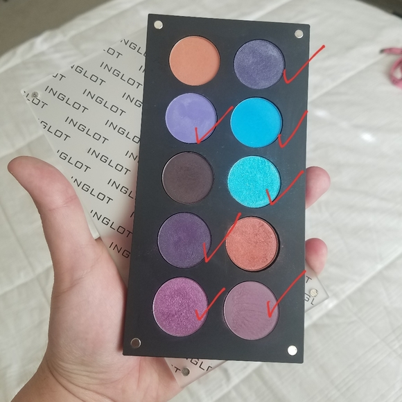 Inglot Pigmented 10 Eyeshadow Palette - Picture 4 of 4